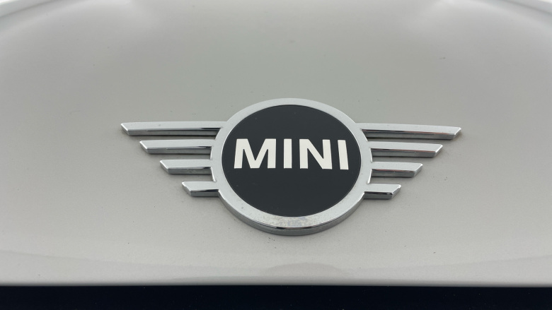 MINI Hatchback 1.5 Cooper Classic 5dr Auto Petrol Hatchback